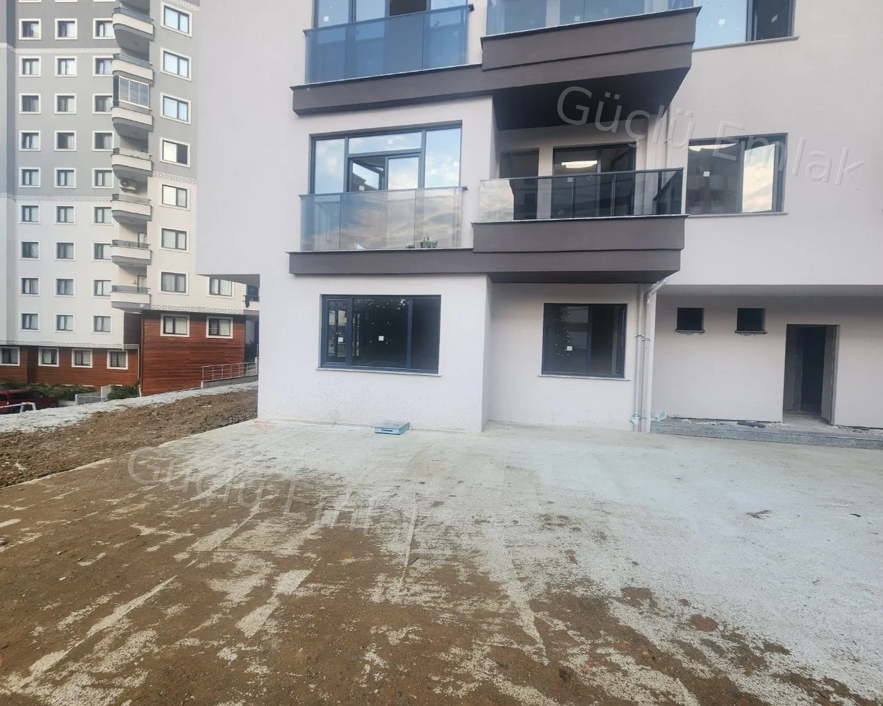Fener Altınpark'ta Havuzlu, 2+1, Zemin Kat. FIRSAT FİYAT - 10. fotoğraf