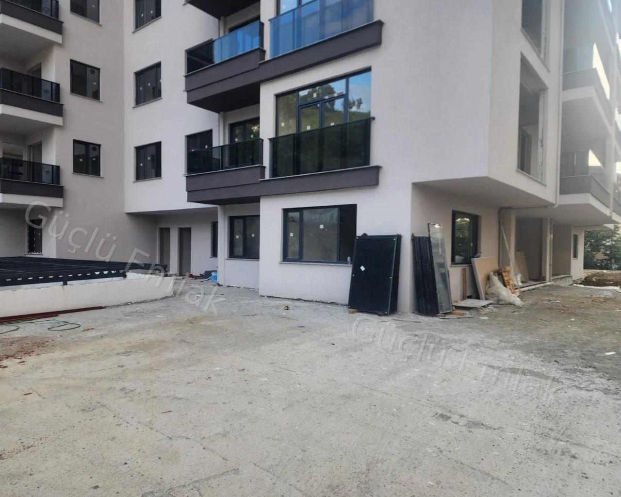 Fener Altınpark'ta Havuzlu, 2+1, Zemin Kat. FIRSAT FİYAT - 25. fotoğraf