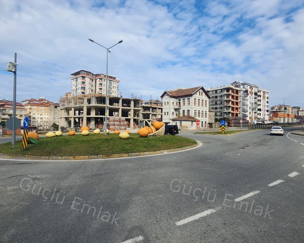 Değerli Bölge ve konumda eşsiz Dükkan 700mt2 Net. Kısa süreliğine - 25. fotoğraf