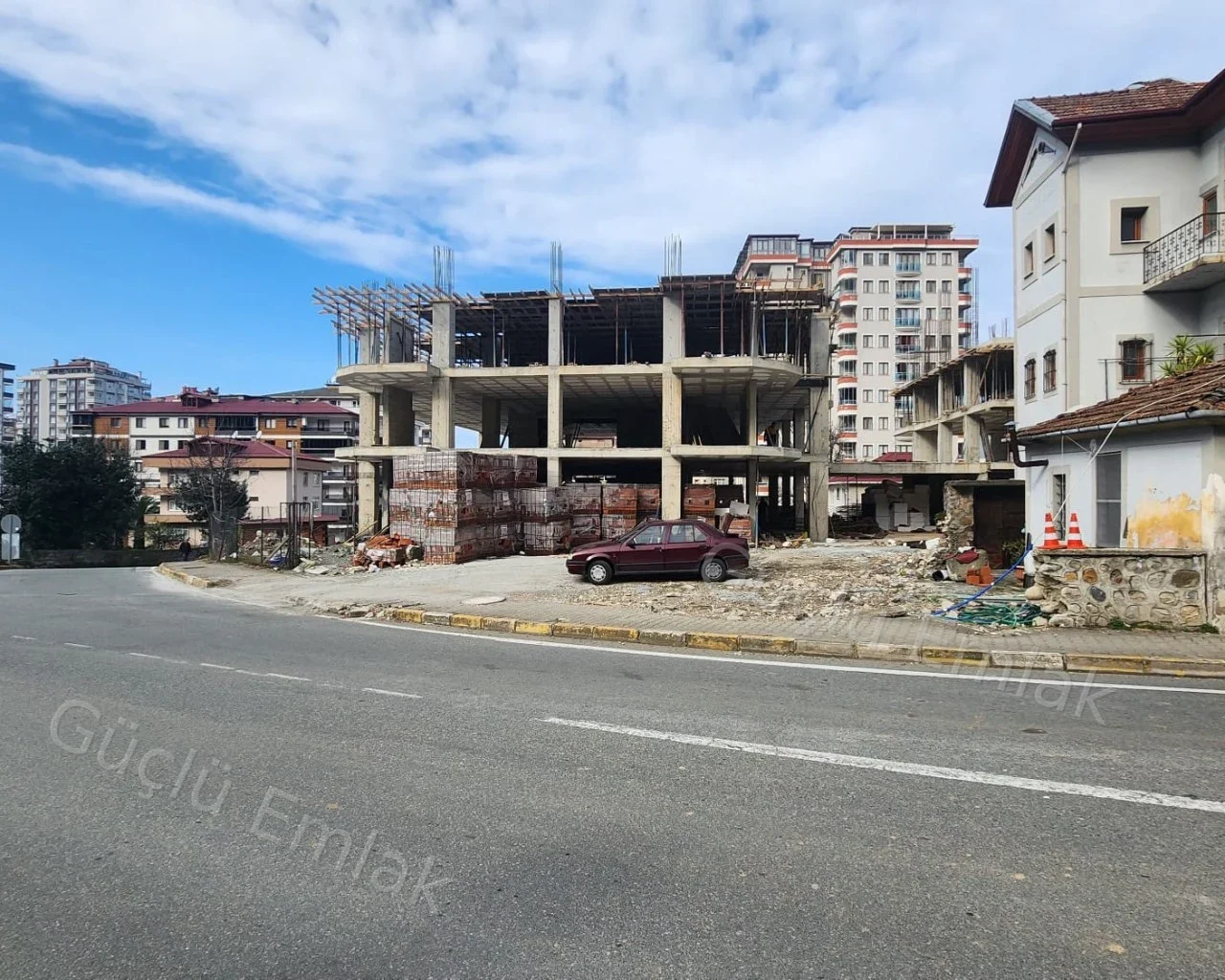 Değerli Bölge ve konumda eşsiz Dükkan 700mt2 Net. Kısa süreliğine - 18. fotoğraf