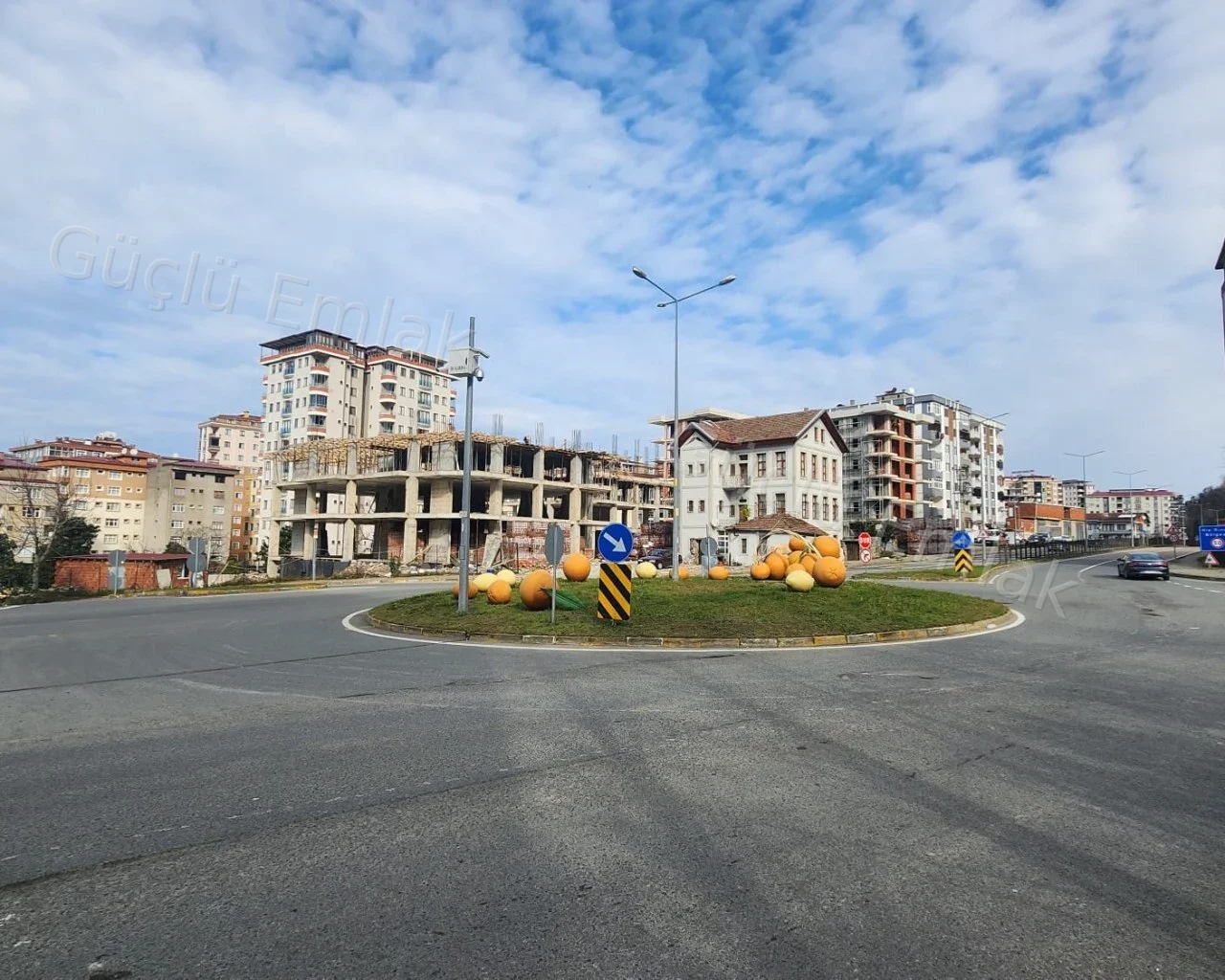 Değerli Bölge ve konumda eşsiz Dükkan 700mt2 Net. Kısa süreliğine - 9. fotoğraf