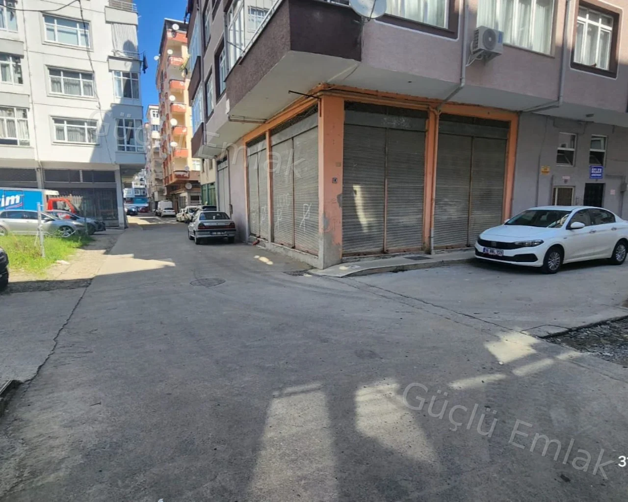 5 kat imarlı yatırımlık arsa. - 2. fotoğraf
