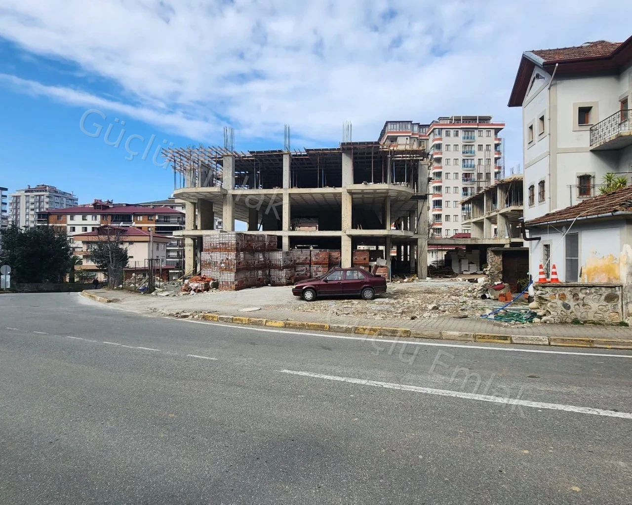 Değerli Bölge ve konumda eşsiz Dükkan 700mt2 Net. Kısa süreliğine - 3. fotoğraf